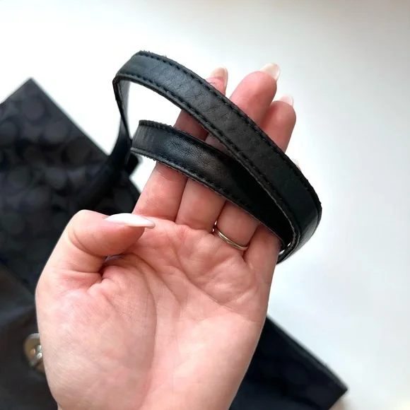 Coach Tote Signature Turn Lock Black Scarlet - Picture 14 of 14